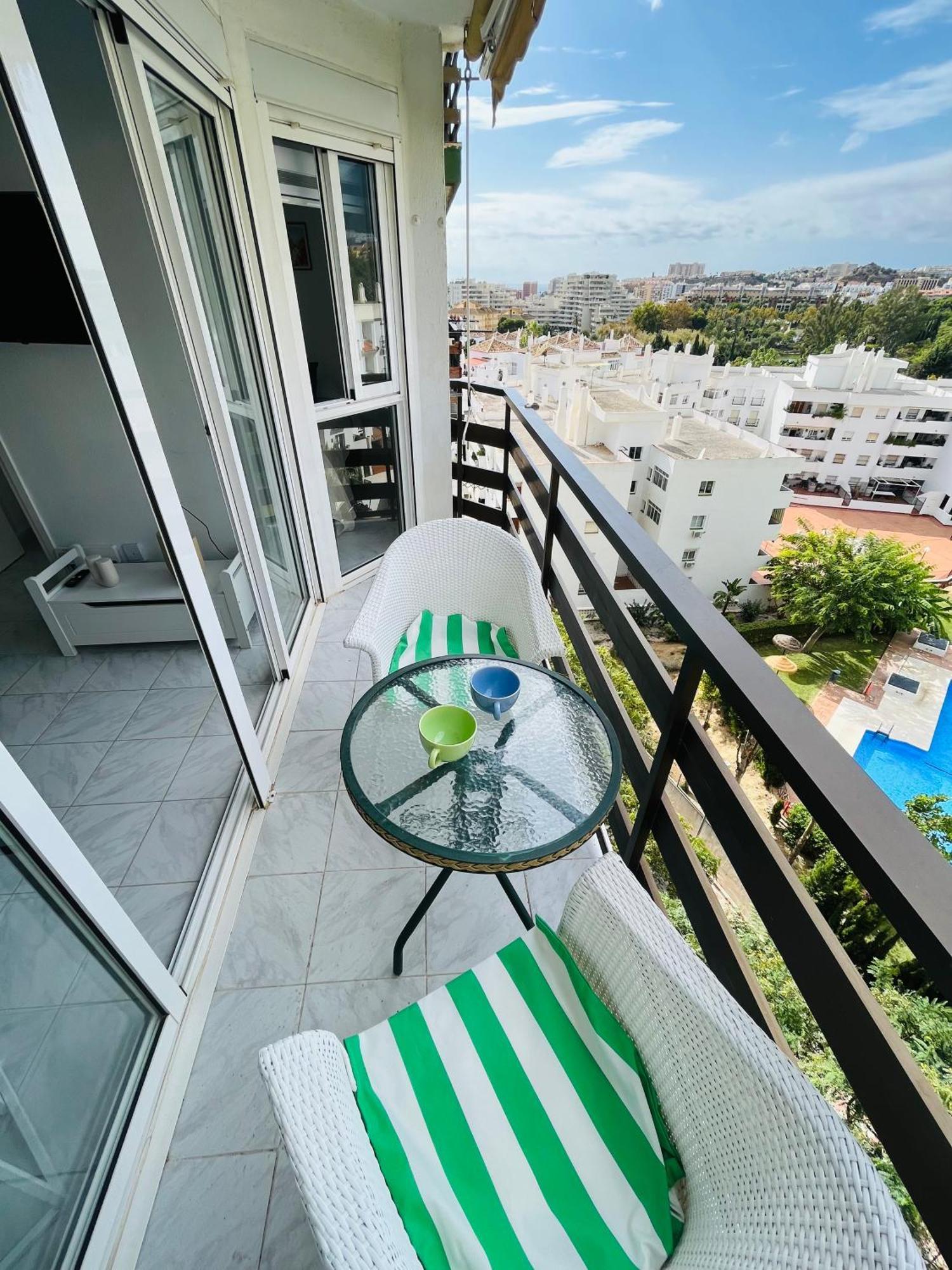 Beachside Sunshine Flat Apartment